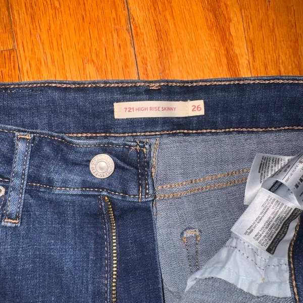 🍎Levi jeans Dark Blue Women’s Skinny Jeans - Image 3