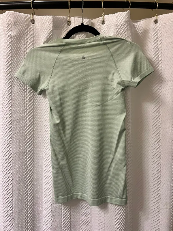 Lululemon Swiftly Tech Short Sleeve - Image 2