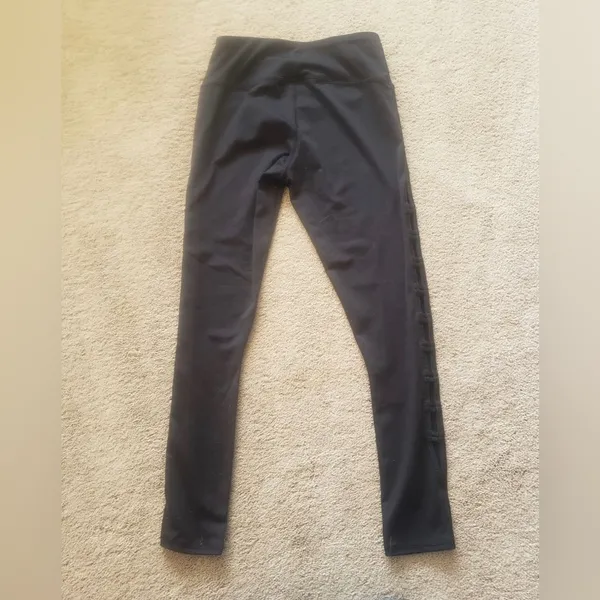 Maurices in motion black leggings size small - Image 2