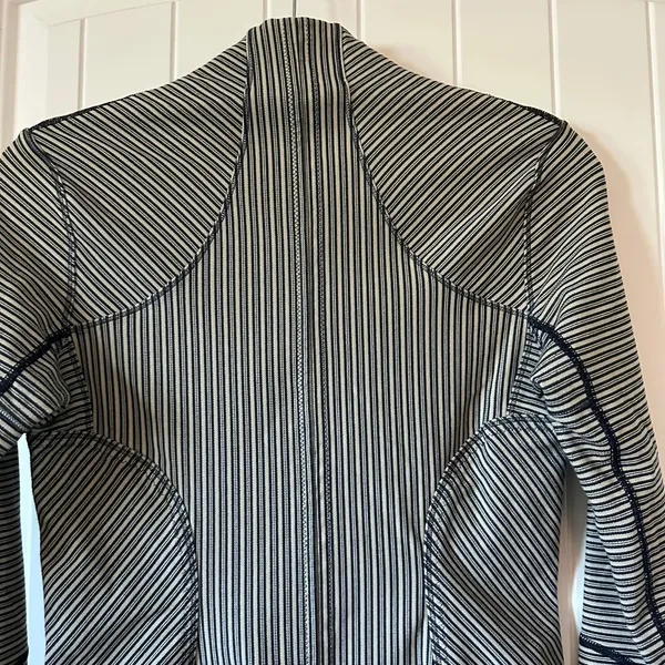 Lululemon Forme Jacket II Pine Stripe Size 6‎ - Image 6
