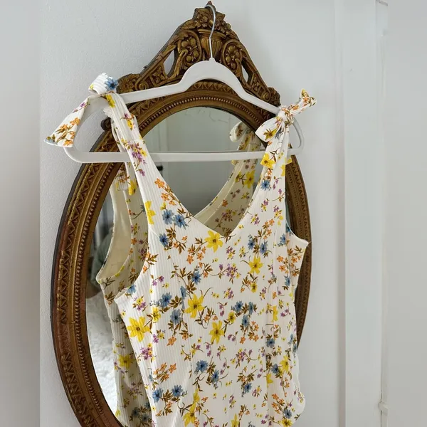 Old Navy NWT Floral Snap-Close Rib-Knit Bodysuit - Image 3