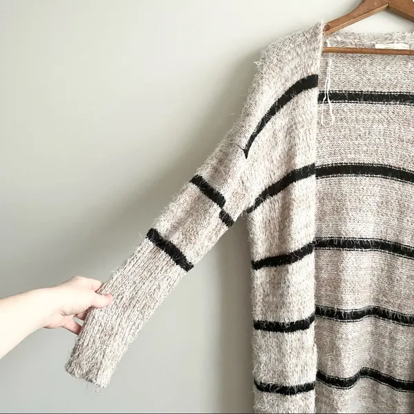 Onetheland striped soft cardigan size medium - Image 3