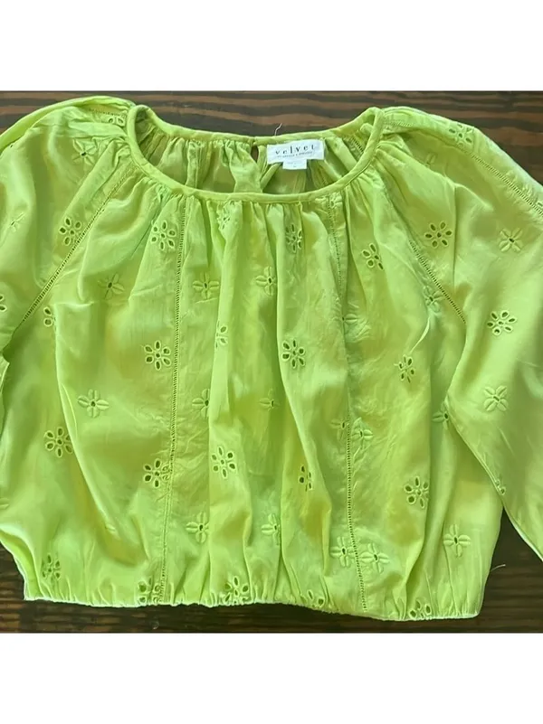 Velvet By Graham & Spencer Top In Yellow size M - Image 4