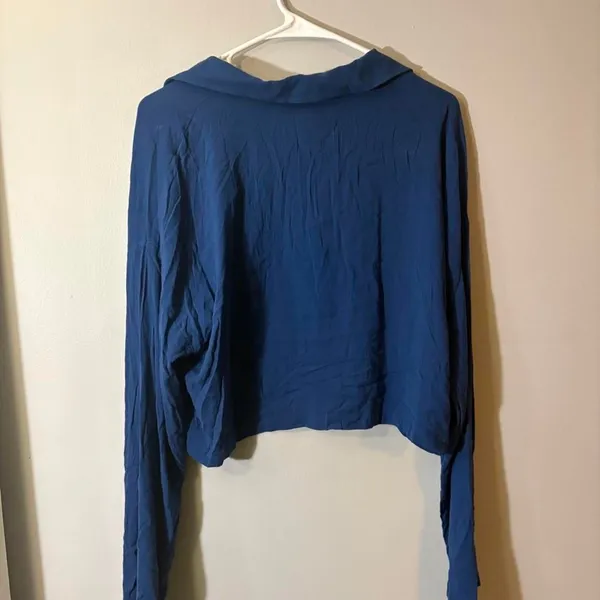 NWT cropped‎ button blouse from chaser - Image 3