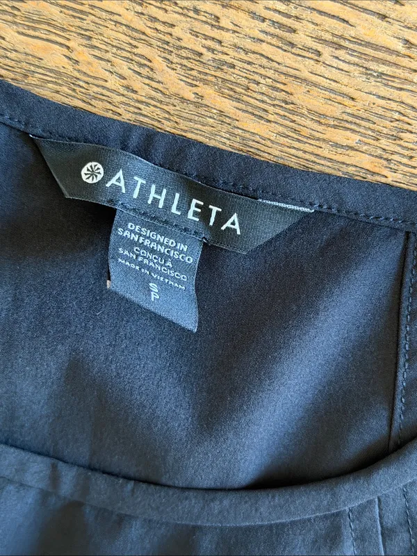 Athleta black Sleeveless Tunic Tank dri-fit type material small - Image 4