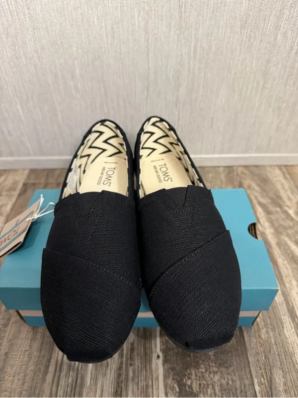Toms Black Slip-On Canvas Shoes Size 5.5 Wide - Image 16