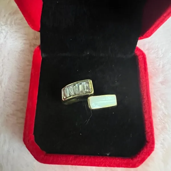 Gorgeous Golden Gemstone Adjustable Ring Size 7 - Image 2