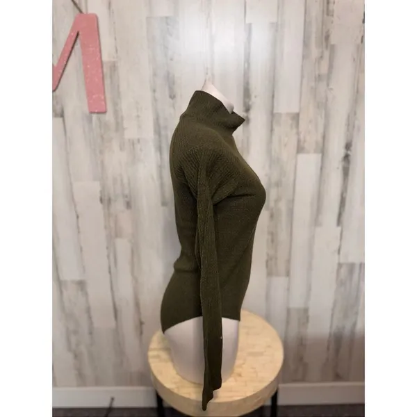 Hem & Thread Olive Green Waffle Knit Mock Neck Bodysuit Women’s Medium - Image 2