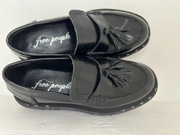 Free People Shoes Black Slip-On Velvet size 7 - Image 7