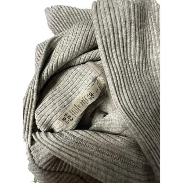 Alo Muse Ribbed Hoodie Sweatshirt - Image 9