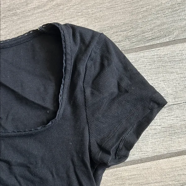 Old Navy Women's Black Short Sleeve Tee - Image 3