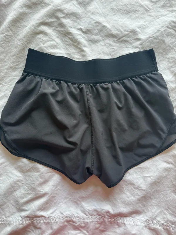 Lululemon Hotty Hot Shorts 2.5" Low-Rise - Image 2