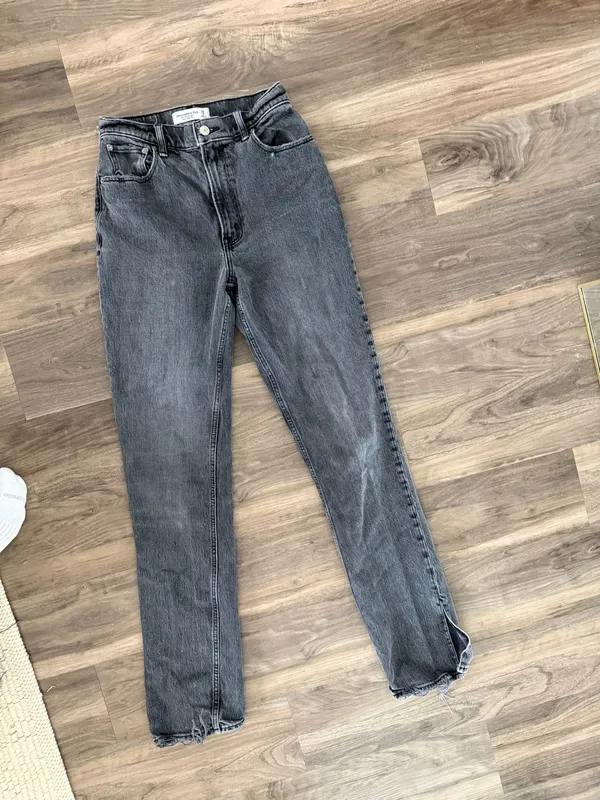 Abercrombie 90s High Rise Relaxed Straight Leg Jeans - washed black - Image 5