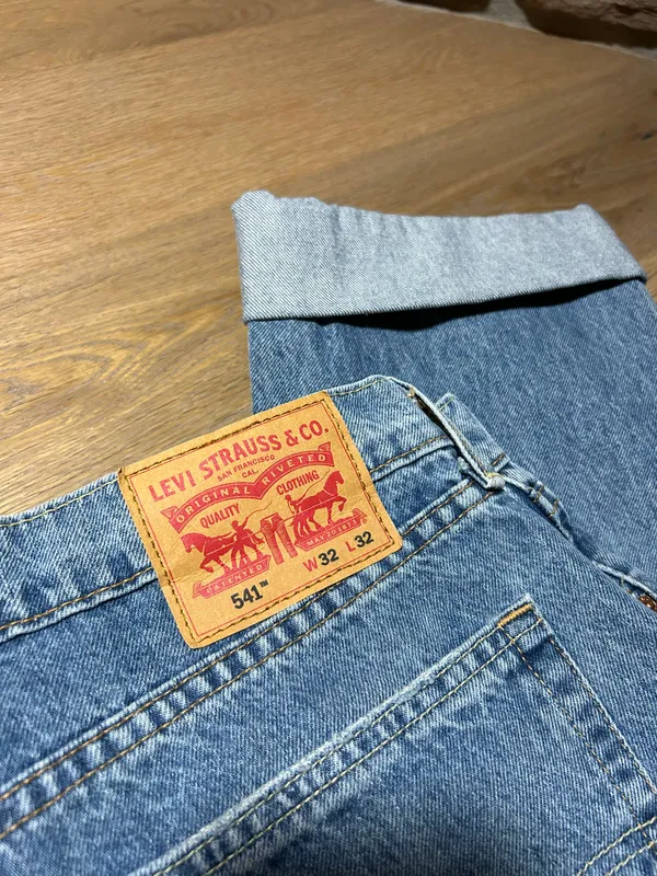 Levi's Women’s size 32 jeans/size 14 jeans - Image 4