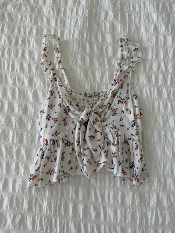 American Eagle Floral Flowy Top - Image 2
