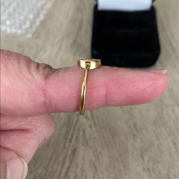 Tory Burch Miller Pave’ Delicate Ring Size 7.5 NEW! - Image 4