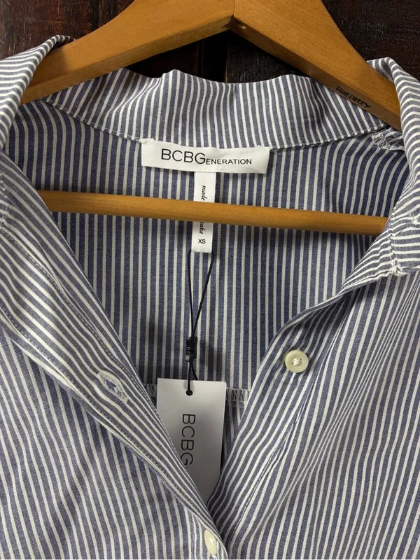 BCBGeneration Pinstripe Twist-Front Hi-Low Buttobg front Shirt NWT XS - Image 8