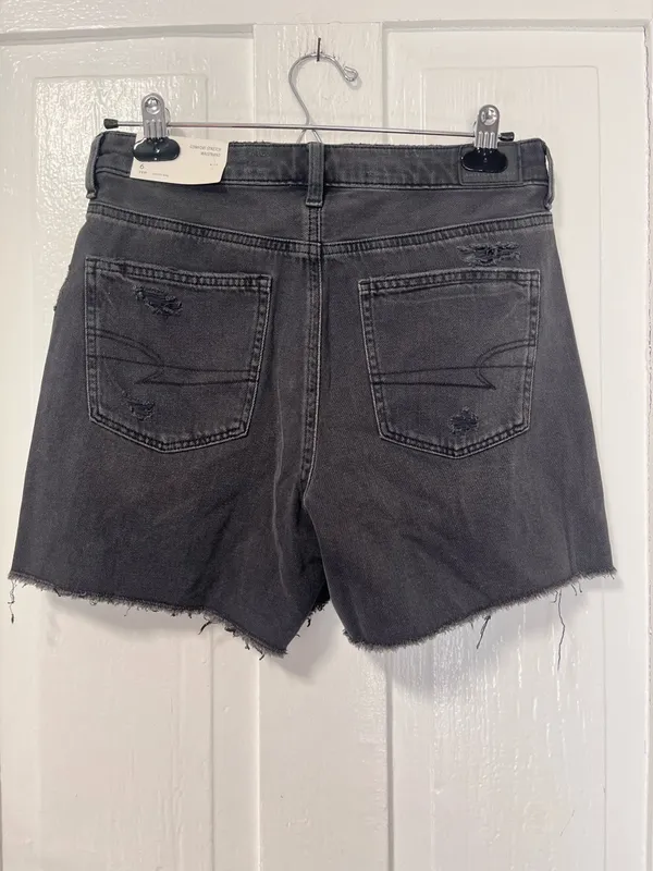 NWT American Eagle High Waist Baggy Black Wash Denim Shorts size 6 - Image 4