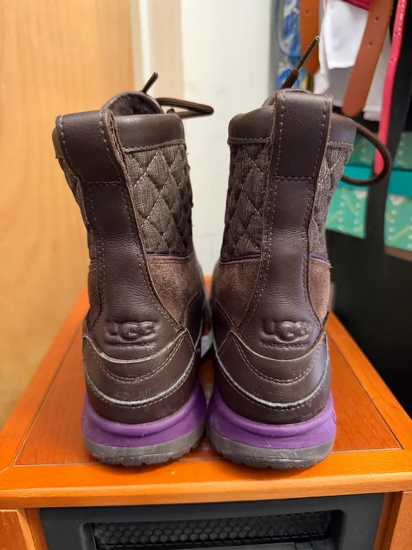 UGG Women’s Brown Insulated Lace-Up Boots- Trail Hiking - Traction Sole. Size: 8 - Image 5