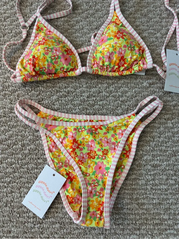 NWT Dippin' Daisy's Floral Bikini Set - Image 10