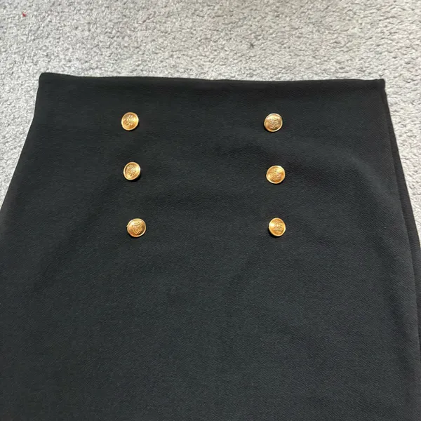 SHEIN Black Bodycon Mini Skirt with Button Accents - Image 3