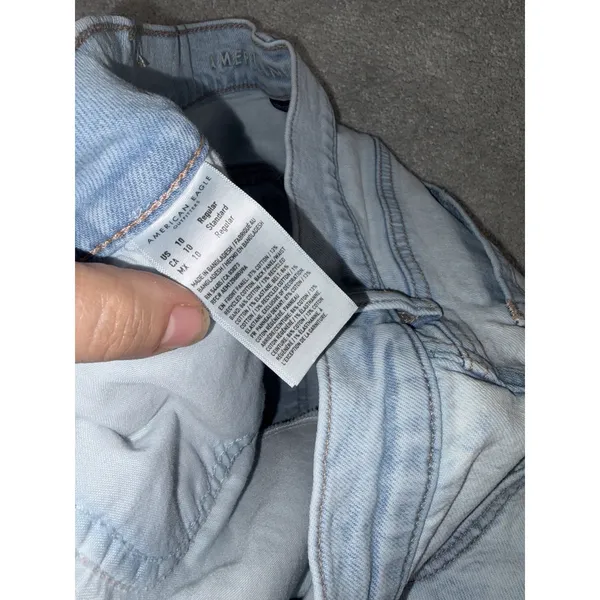American Eagle Low Rise Baggy Barrel Jeans Women's 10 Reg Light‎ Wash Strigid - Image 5