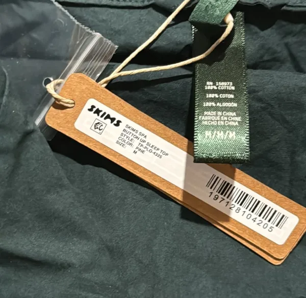 SKIMS LIMITED EDITION SPA BUTTON UP SLEEP TOP ‘PINE’ - Image 3
