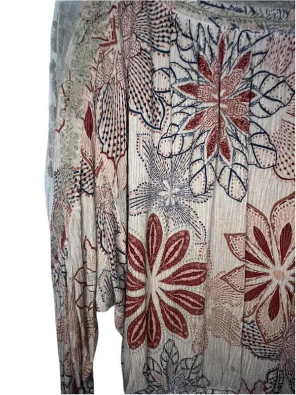 Gimmicks by BKE Floral Mesh Shoulder Boho Slouchy Long Sleeve Blouse - Image 4