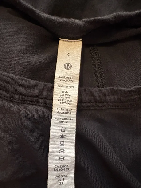 lululemon Size 4 Crescent T-Shirt Black Short-Sleeve Knot Tee - Image 4