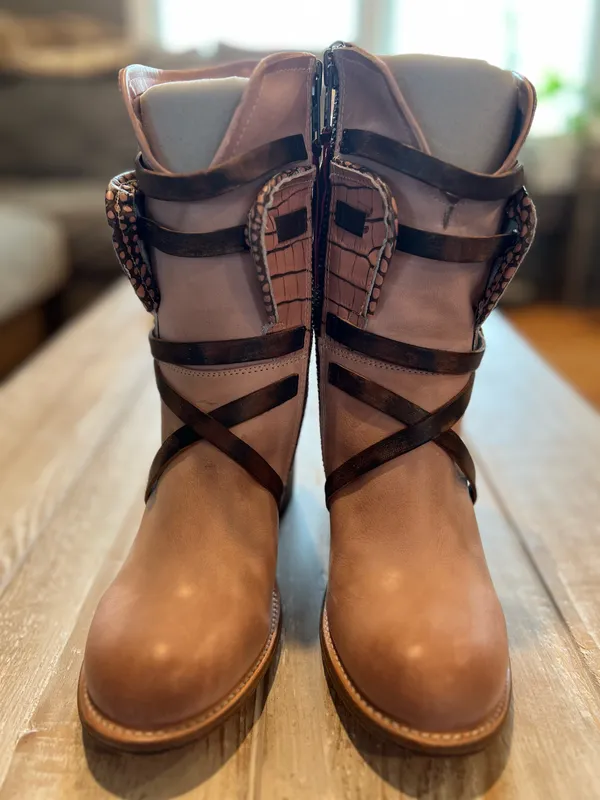 FREEBIRD by Steven NWOT Crocodile Bakers Discontinued Color booties - Image 6