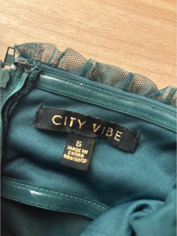 City Vibe Homecoming Dress - Image 3
