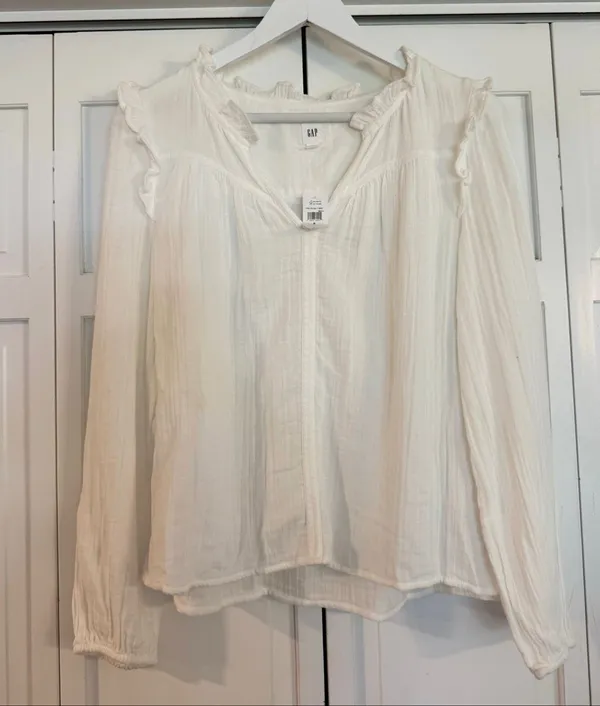 Gap NWT gauze ruffled long sleeve blouse small - Image 2