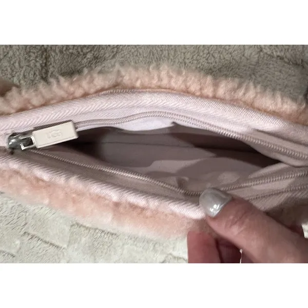 UGG Australia pink sheepskin shoulder bag With Hand Muff Opening - Image 6