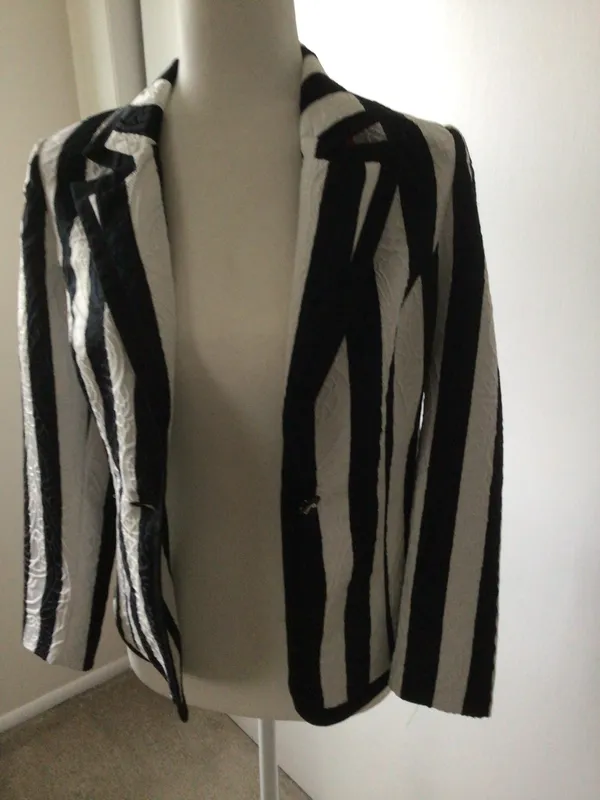 Tricotto Black And White Textured Blazer- Sz Sm - Image 5