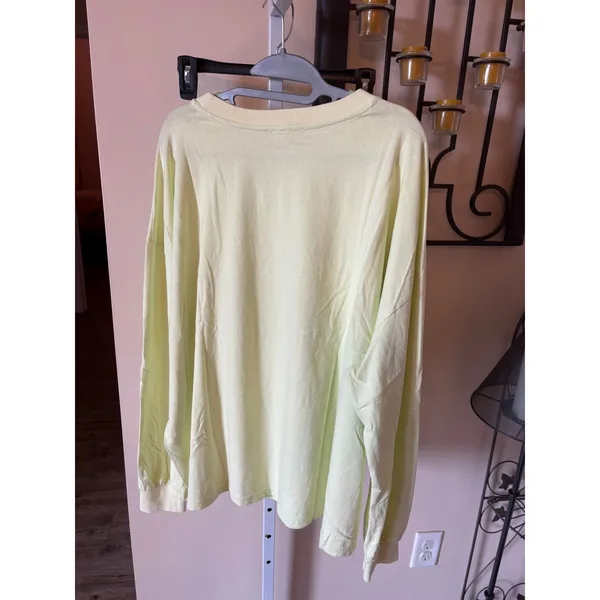 Easel Los Angeles Women Pale Lime Green Smiley Face Graphic Long Sleeve Tee M - Image 6