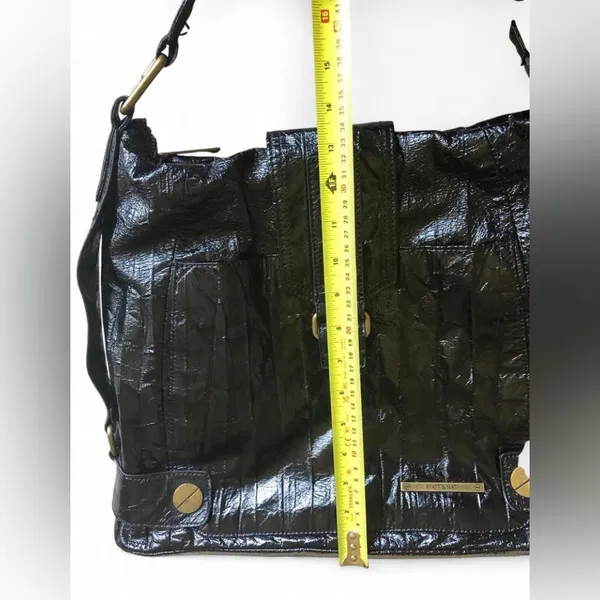 Matt & Nat Black Women's Shoulder Bag - Classic Gloss Finish - Image 9