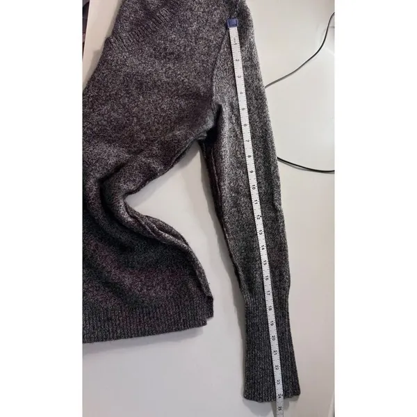 AQUA Cashmere Gray Marl V-Neck Sweater Charcoal Knit Quiet Luxury Medium‎ EUC - Image 7