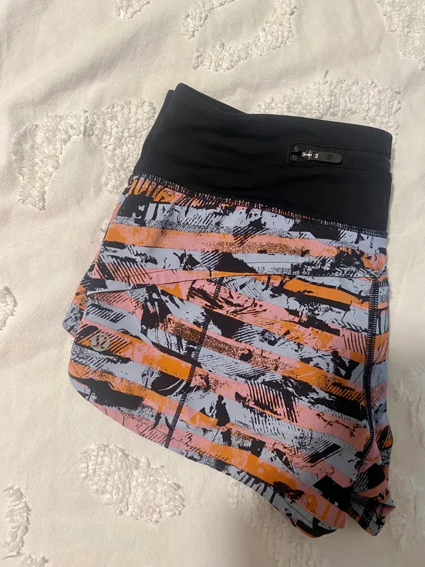 Lululemon Speed Up Shorts 2.5 - Image 3