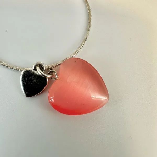 Pink and silver tone heart pendant necklace - Image 5