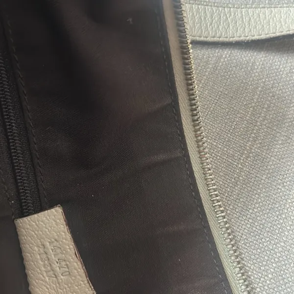 Gucci Abbey Monogram Tote Bag in Tan/Creme - Image 8