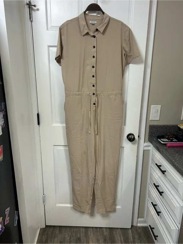 Serra Olive Short-Sleeve Button-Front Jumpsuit - Image 5