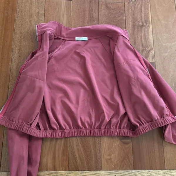 ROMWE Raspberry‎ Cropped Bomber Zip Up Jacker Size S - Image 8