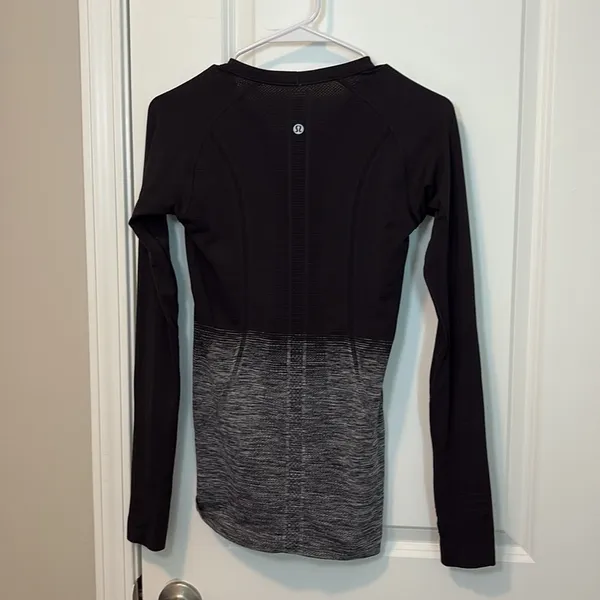 Lululemon Black & Gray Ombre Swiftly Tech Long Sleeve Shirt Size 4 - Image 9