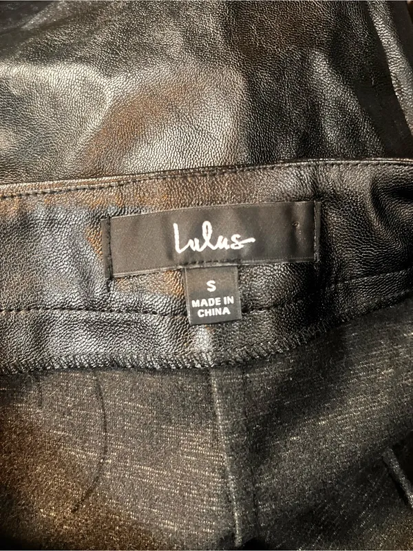 Lulu's Black‎ Corte Faux Leather Mini Skirt with Side Slit Size Small - Image 3
