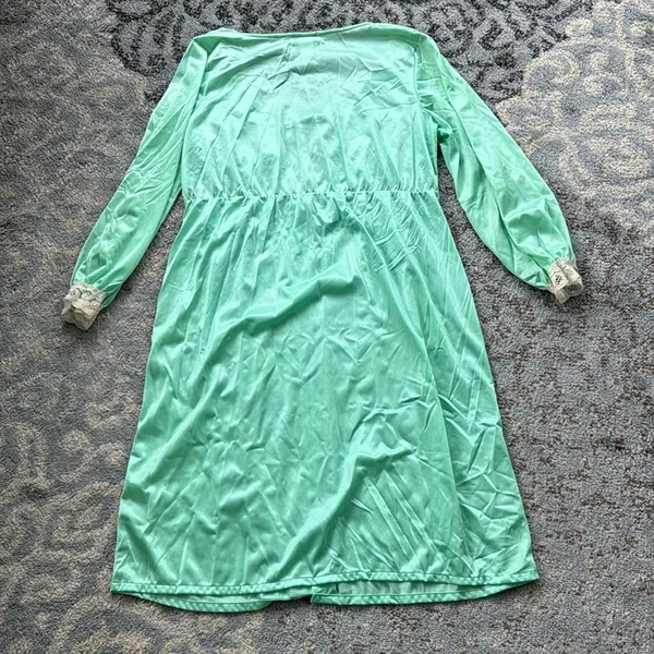 Vintage Moodsetter Nylon & Lace Nightgown and Robe Set Green Large - Image 6