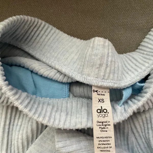 Alo Yoga Muse Ribbed Shorts Blue Skies Heather XS - Image 3