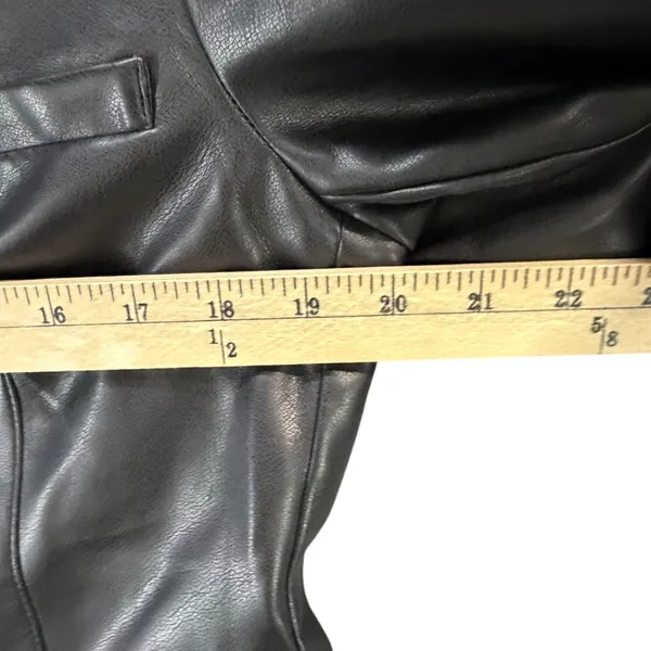 CAbi James Jacket Womens Medium Black Soft‎ Faux Leather Blazer Tailored #4495 - Image 6