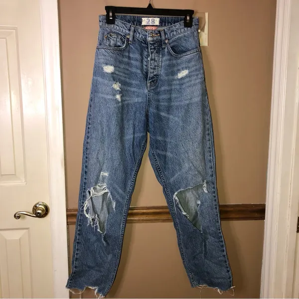 We the free Curvy Georgine Mom Jeans Distressed‎ Size 28 - Image 2