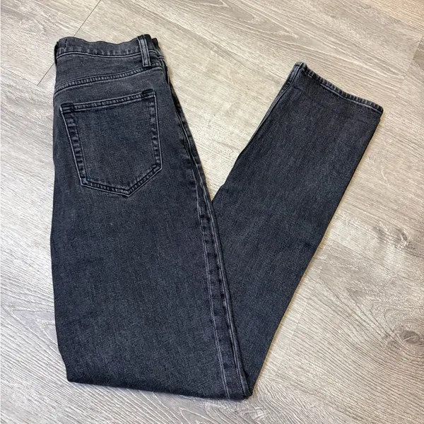 •Abercrombie & Fitch• Ultra High Rise 90s Slim Straight Jeans - Image 2