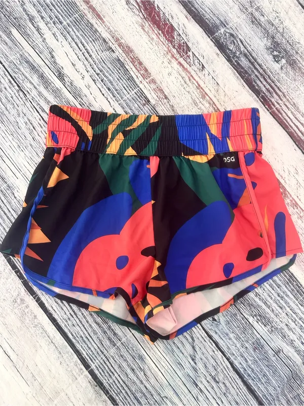 DSG High Rise Stride Performance Shorts in Tropical Print - Image 2